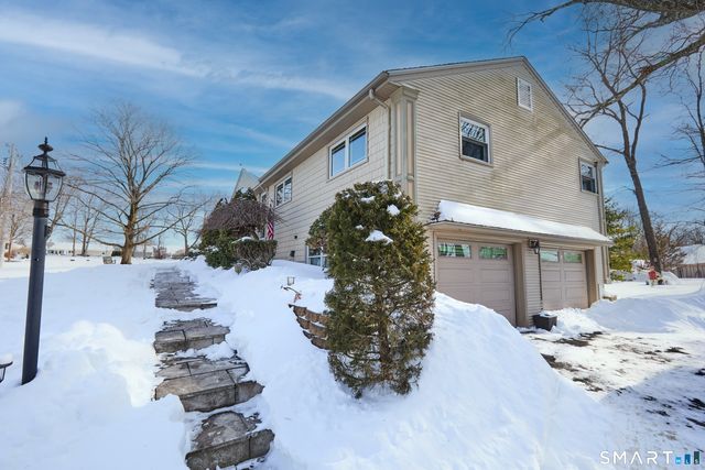 121 Campbell Road, Trumbull, CT 06611