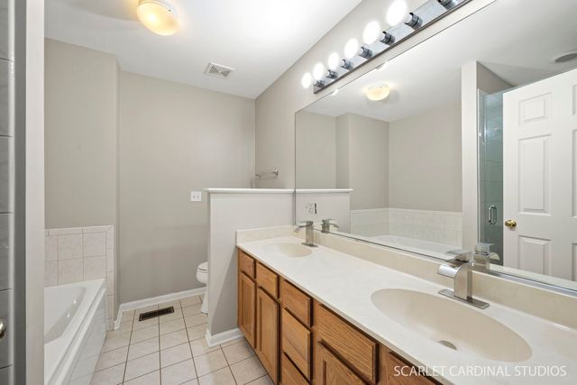 42 Egg Harbour Court 42, Schaumburg, IL 60173