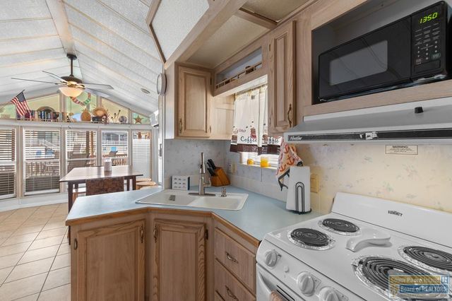 495 W Clam Circle, Port Isabel, TX 78578