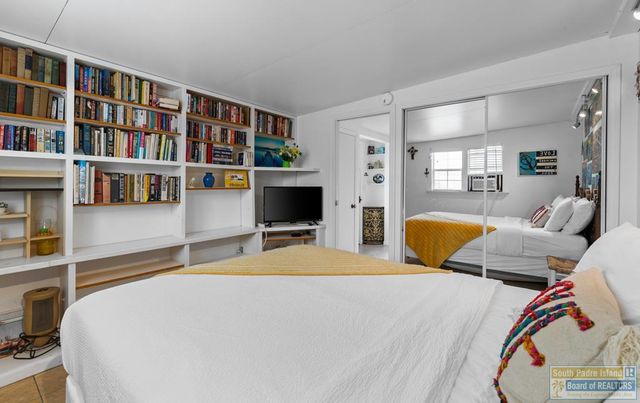 495 W Clam Circle, Port Isabel, TX 78578