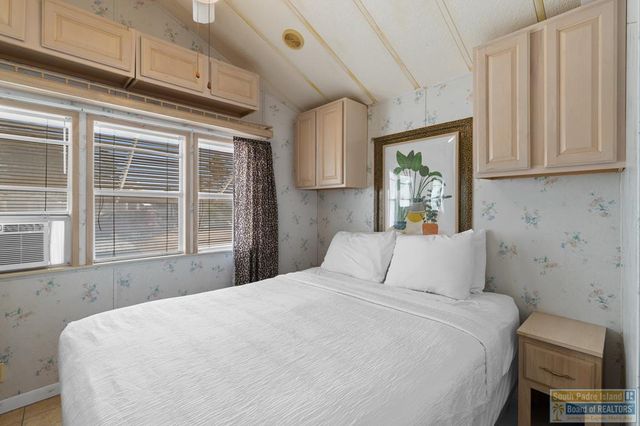 495 W Clam Circle, Port Isabel, TX 78578