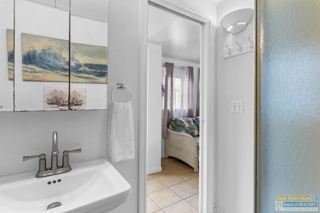 495 W Clam Circle, Port Isabel, TX 78578