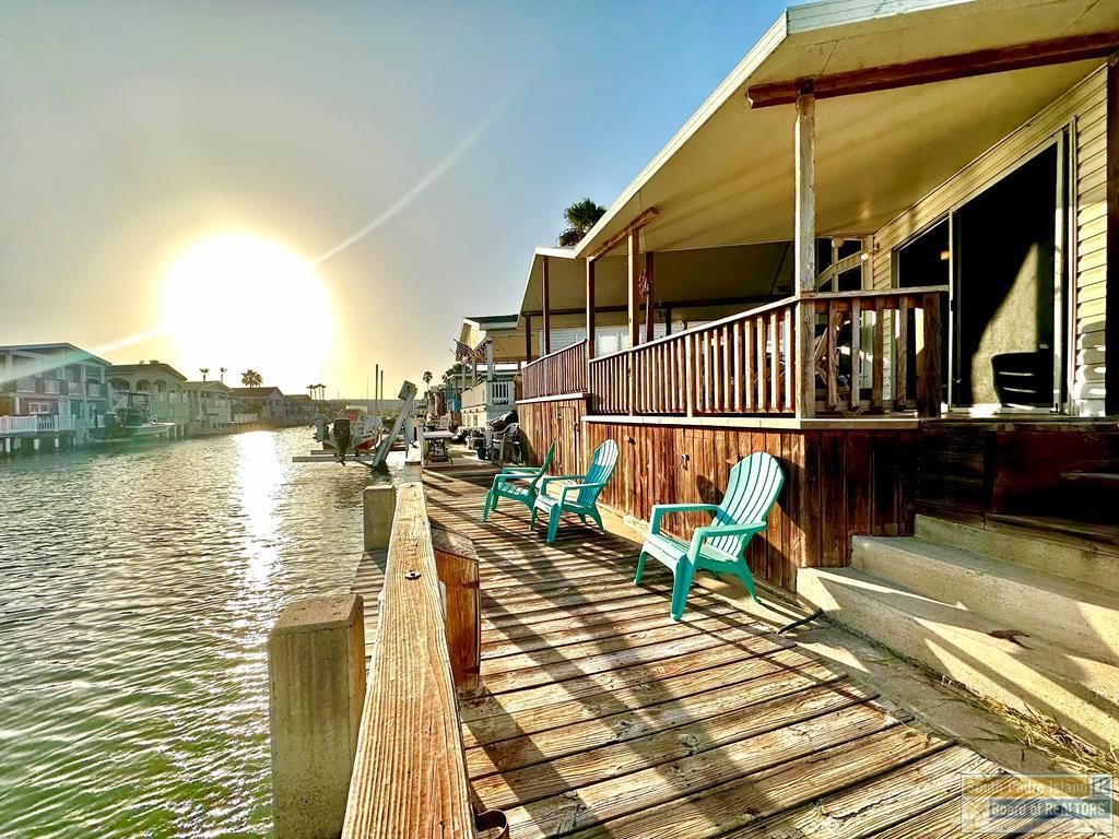 495 W Clam Circle, Port Isabel, TX 78578