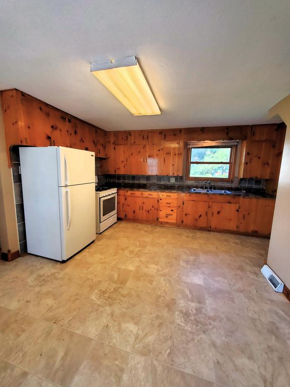 1362 Main Street, Houlton, WI 54016 — photo 5