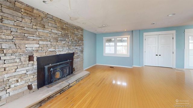 69 Seacliff Avenue, Miller Place, NY 11764