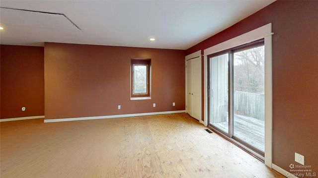 69 Seacliff Avenue, Miller Place, NY 11764