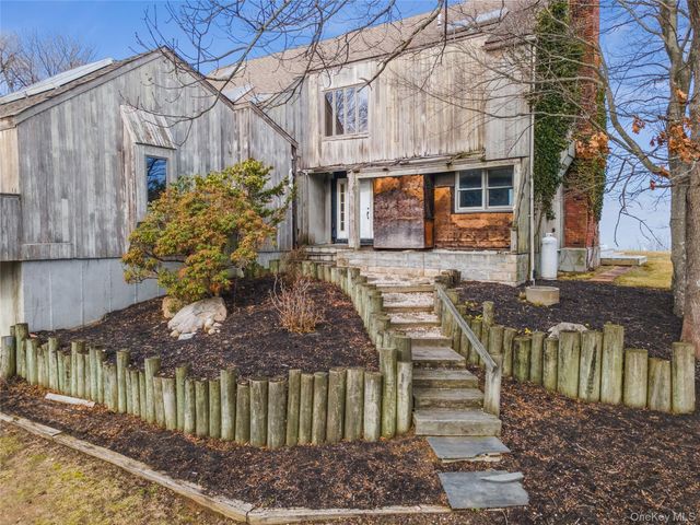 69 Seacliff Avenue, Miller Place, NY 11764