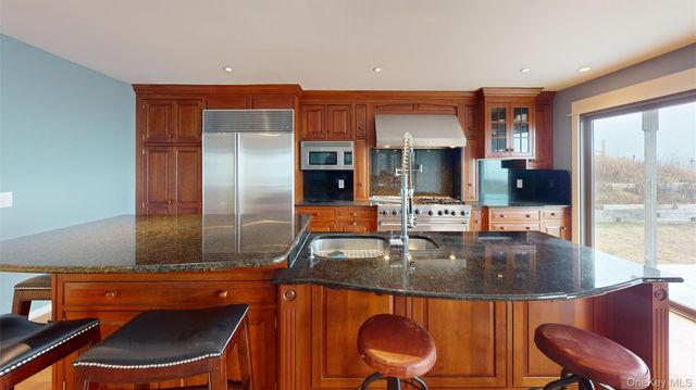 69 Seacliff Avenue, Miller Place, NY 11764