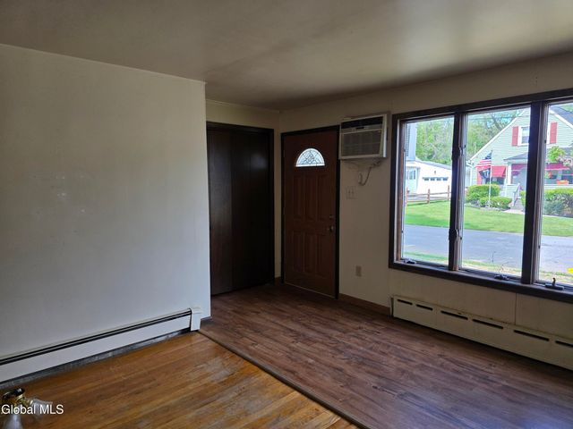 1735 Suffolk Avenue, Rotterdam, NY 12303