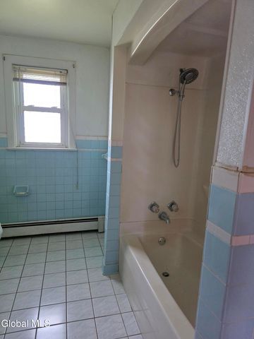 1735 Suffolk Avenue, Rotterdam, NY 12303
