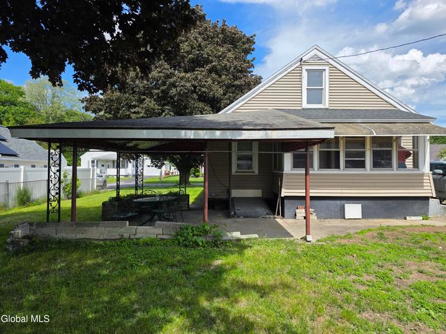 1735 Suffolk Avenue, Rotterdam, NY 12303