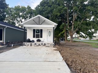 325 S Gentry St, Tullahoma, TN 37388