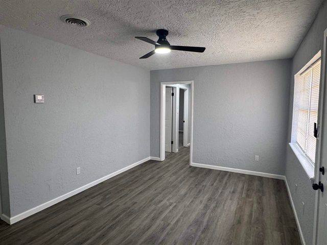 6435 NW Compass Dr, Lawton, OK 73505