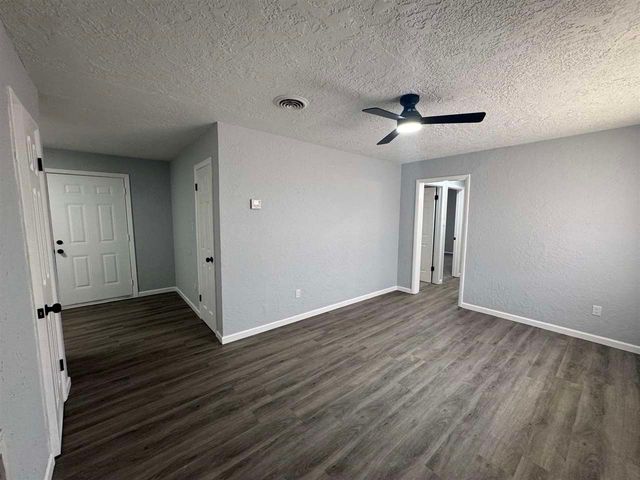 6435 NW Compass Dr, Lawton, OK 73505