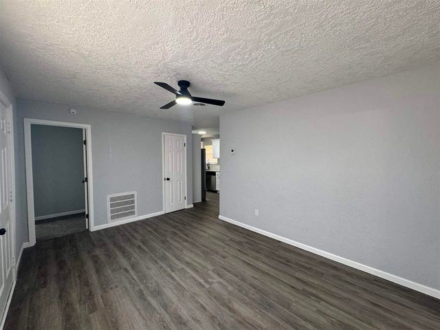 6435 NW Compass Dr, Lawton, OK 73505