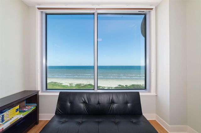 801 E Beach Drive TW1004, Galveston, TX 77550