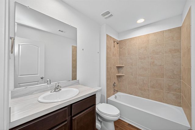 16600 Lonely Pines Drive, Conroe, TX 77302