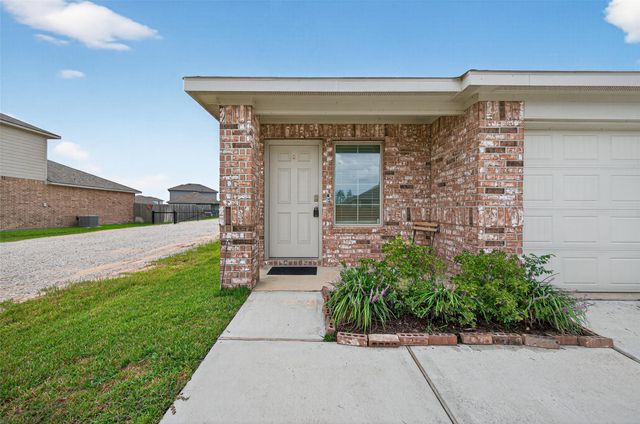 16600 Lonely Pines Drive, Conroe, TX 77302