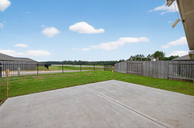 16600 Lonely Pines Drive, Conroe, TX 77302
