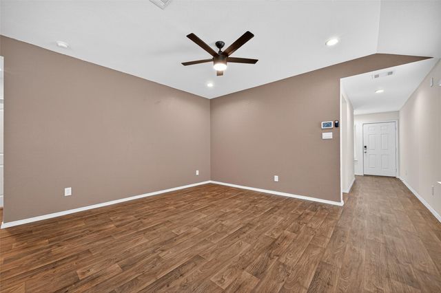 16600 Lonely Pines Drive, Conroe, TX 77302