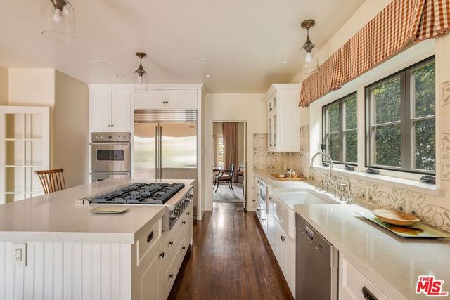 131 S Carmelina Avenue, Los Angeles, CA 90049