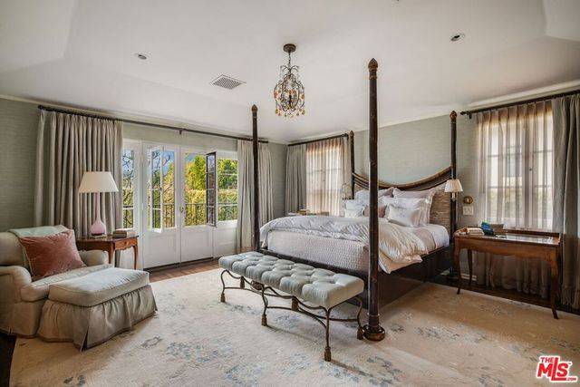 131 S Carmelina Avenue, Los Angeles, CA 90049