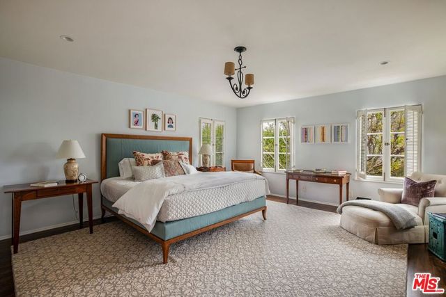 131 S Carmelina Avenue, Los Angeles, CA 90049