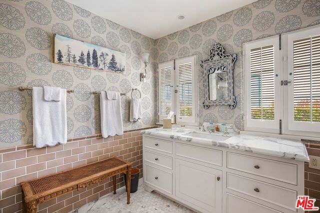 131 S Carmelina Avenue, Los Angeles, CA 90049