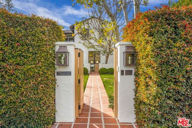 131 S Carmelina Avenue, Los Angeles, CA 90049