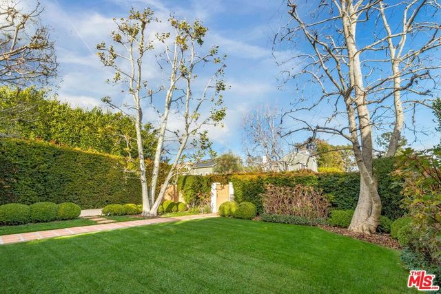 131 S Carmelina Avenue, Los Angeles, CA 90049