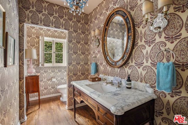 131 S Carmelina Avenue, Los Angeles, CA 90049