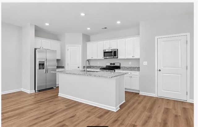 1872 Holmsey Circle SE, Conyers, GA 30094