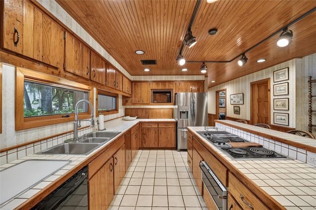 2411 SE 15TH STREET, Ocala, FL 34471