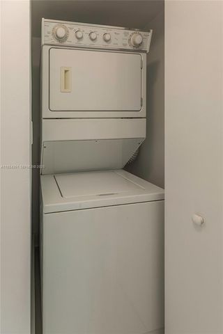 325 S Biscayne Blvd 2424, Miami, FL 33131