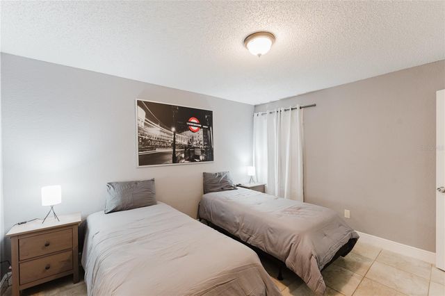 5120 CONROY RD 18, Orlando, FL 32811