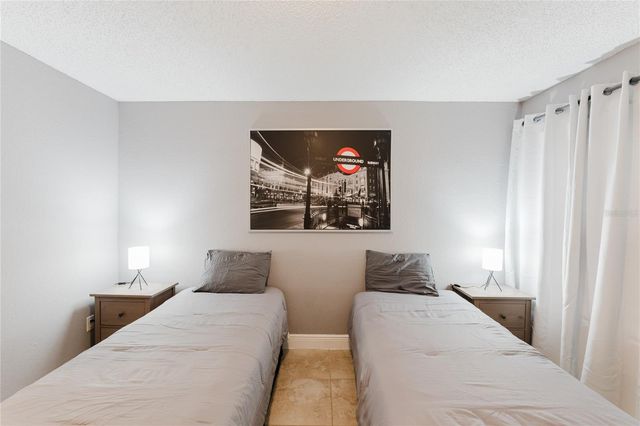 5120 CONROY RD 18, Orlando, FL 32811