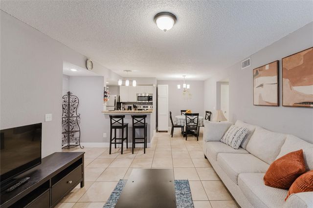 5120 CONROY RD 18, Orlando, FL 32811