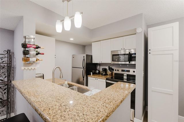 5120 CONROY RD 18, Orlando, FL 32811