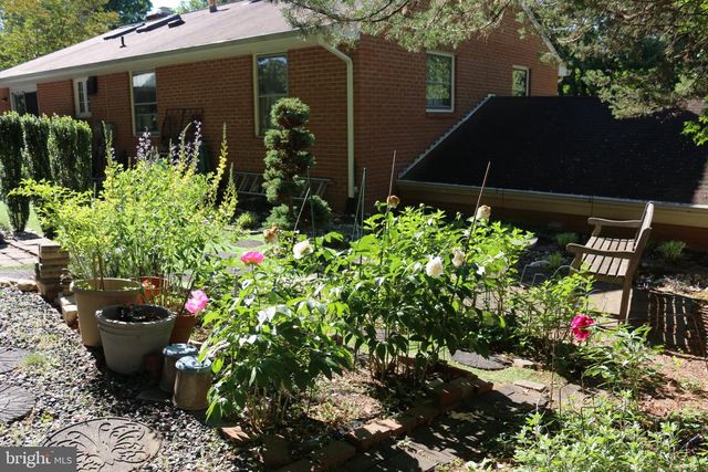 10500 LINFIELD ST, Fairfax, VA 22032