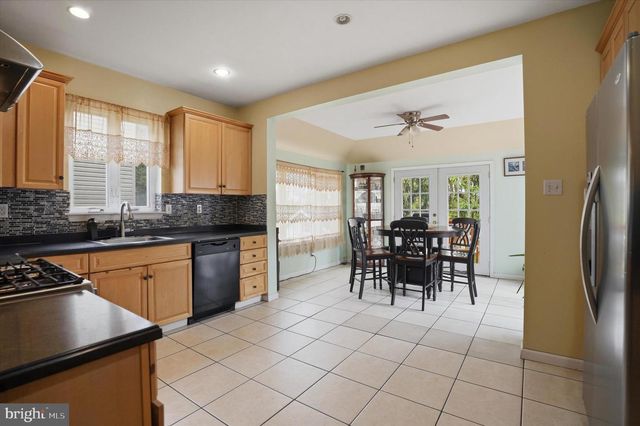 31 EVERGREEN AVE, Broomall, PA 19008