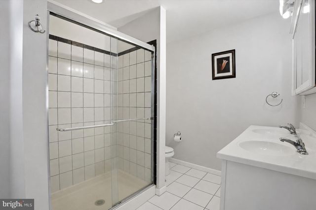 31 EVERGREEN AVE, Broomall, PA 19008