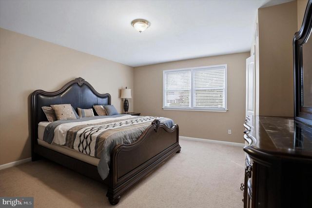 31 EVERGREEN AVE, Broomall, PA 19008