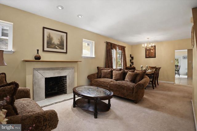 31 EVERGREEN AVE, Broomall, PA 19008