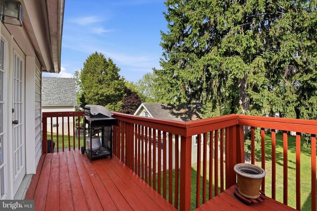 31 EVERGREEN AVE, Broomall, PA 19008