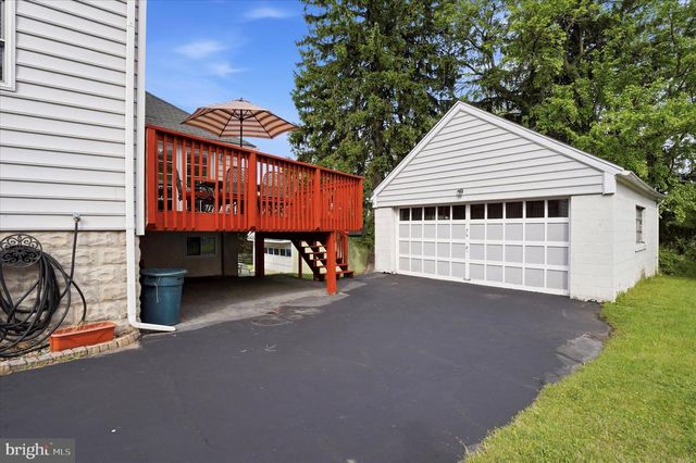 31 EVERGREEN AVE, Broomall, PA 19008