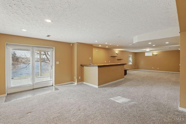 471 Lake Front Drive, Lebanon, OH 45036