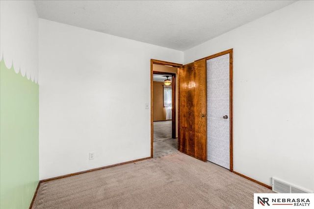 6712 S 73rd Avenue, Ralston, NE 68127