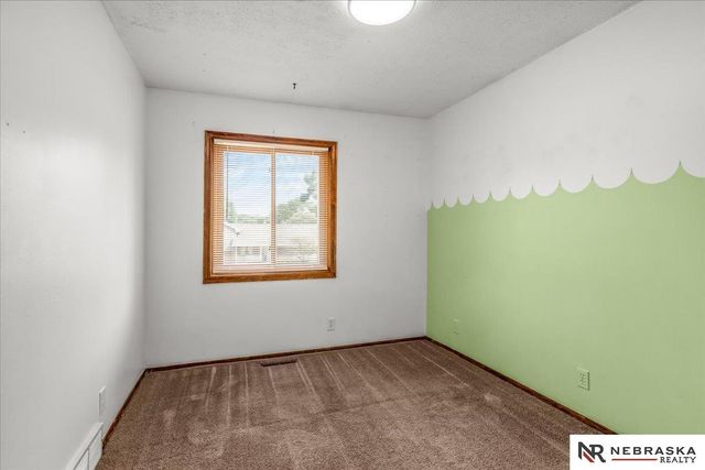6712 S 73rd Avenue, Ralston, NE 68127