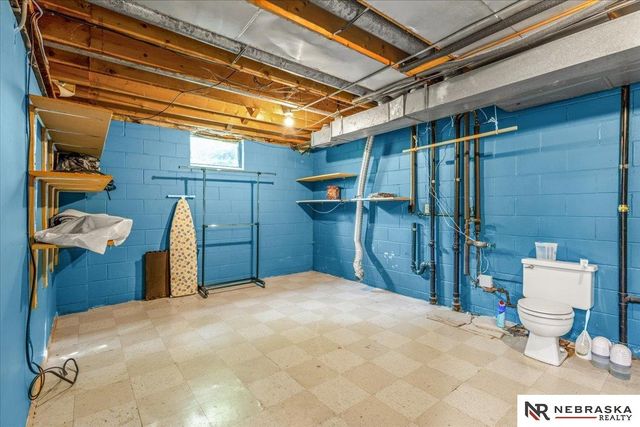 6712 S 73rd Avenue, Ralston, NE 68127