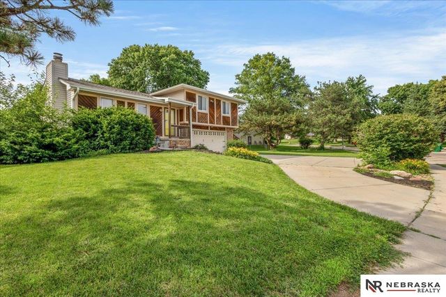 6712 S 73rd Avenue, Ralston, NE 68127